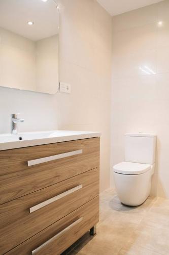 Apartamento luminoso cerca del mar y la montana