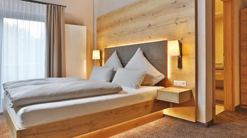 2 bedrooms, 3 beds
