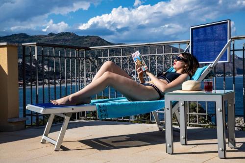 Panoramic Apartments Taormina Mazzarò - image 11