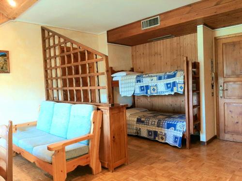 One-Bedroom Apartment with Balcony (6 Adult)