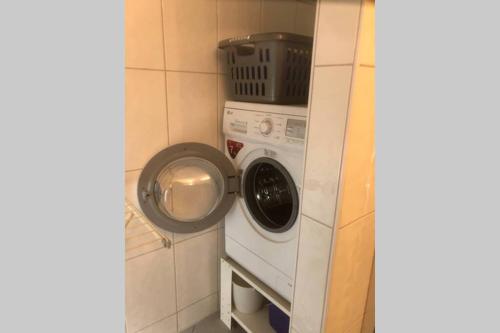 Beste Lage im Zentrum und am Hofgarten 150qm mit Klima, 2xBalkon, Aufzug, Familienfreundlich 356m von Schwaneninsel entfernt