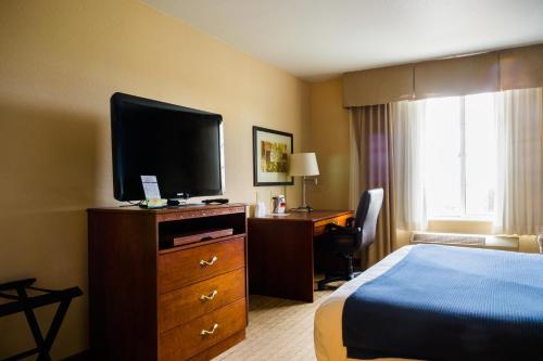 Holiday Inn Express Hotel & Suites Acme-Traverse City, an IHG Hotel