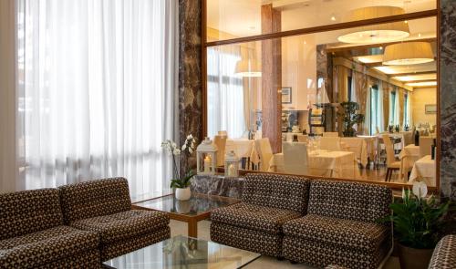 Hotel Aurora - image 2