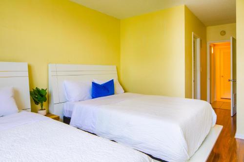 Sunny Isles Ocean Reserve Condo Apartments - 1BR #812 in Miami Beach, USA