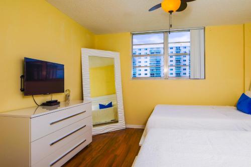 Sunny Isles Ocean Reserve Condo Apartments - 1BR #812 in Miami Beach, USA