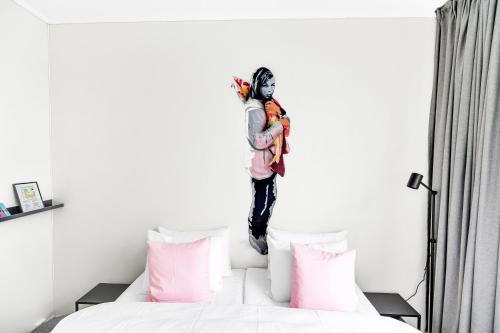 Lille Hotell - image 10