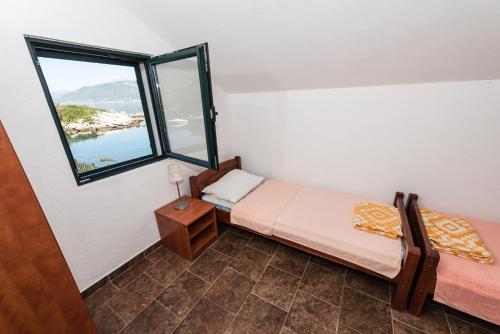 Apartments Kovinic - image 2