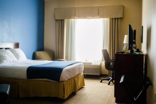 Holiday Inn Express Hotel & Suites Acme-Traverse City, an IHG Hotel