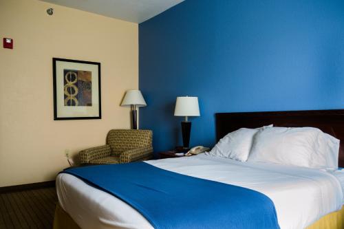 Holiday Inn Express Hotel & Suites Acme-Traverse City, an IHG Hotel