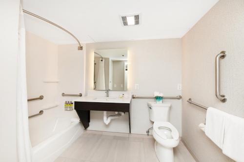 Holiday Inn Express - Delafield an IHG Hotel - image 12