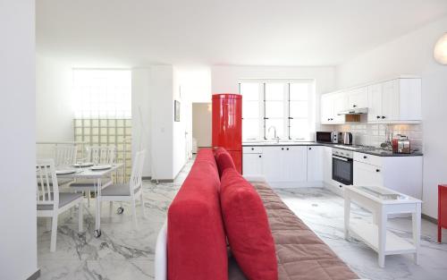 Grand Harbour Apartments 3