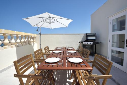 Grand Harbour Apartments 5