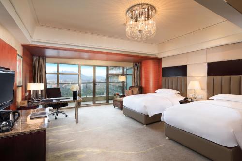 2 twin beds