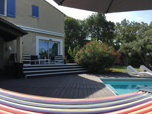 villa avec piscine en Provence dans un camping 5 etoiles