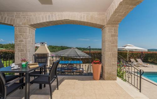 Dārzs, Villa Vanesa with Private Pool nearby Porec in Montizana