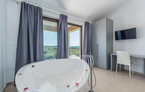 Villa Vanesa with Private Pool nearby Porec in Montizana