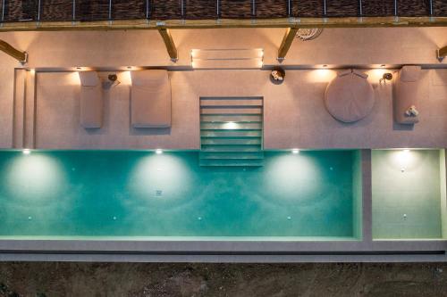 URANOS di GIOIA Villa with magnificent sea view and infinity pool 18x4m