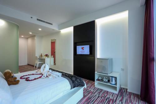 room detail thumbnail 1