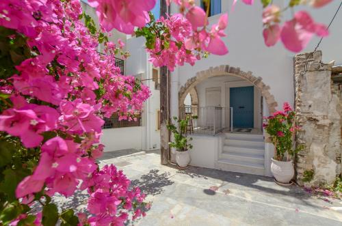  Honey & Cinnamon Luxury Suite in Naxos Chora
