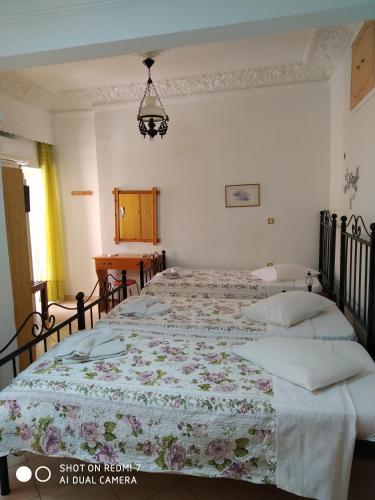 HERMOUPOLI ROOMS