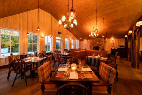 Restaurant, The Cluanie Inn in Tomdoun