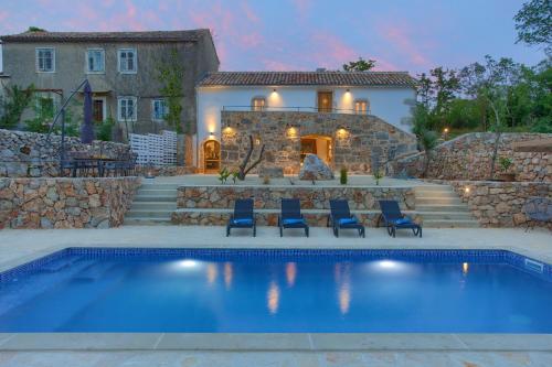 Villa MAY - Accommodation - Gostinjac