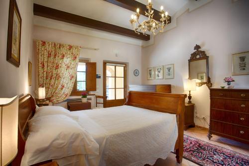 Double Room image 6