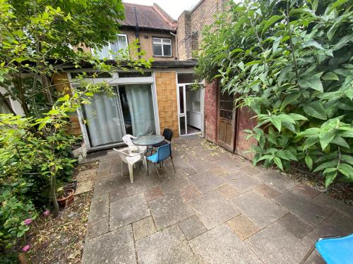 Double Room, Forest Gate, London