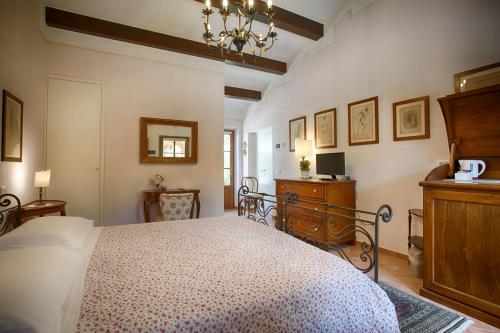 Budget Double or Twin Room image 10