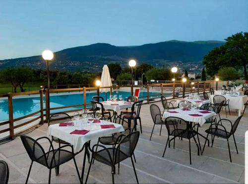 สระว่ายน้ำ, Agriturismo Il Casale di Monica  in อัสซีซี