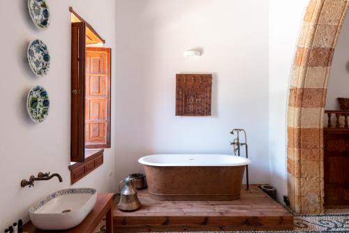 Antique Villa - main image