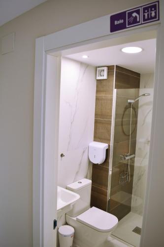 Fürdőszoba, ALBERGUE HOSTING DUERO in Pesquera De Duero