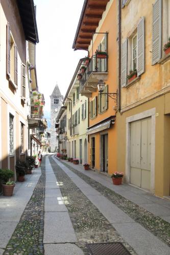  Locazione turistica Casa Borgo (CNO107), Pension in Cannobio