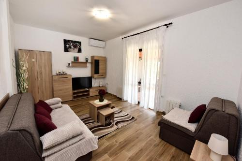 Apartmani Irena Arvaj