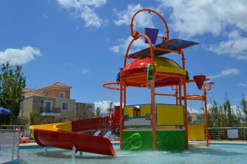 Chrispy Hotel & Waterpark - image 4