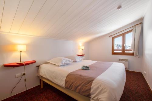 One-Bedroom Apartment with Sleeping Alcove - Mountain View (6 People)