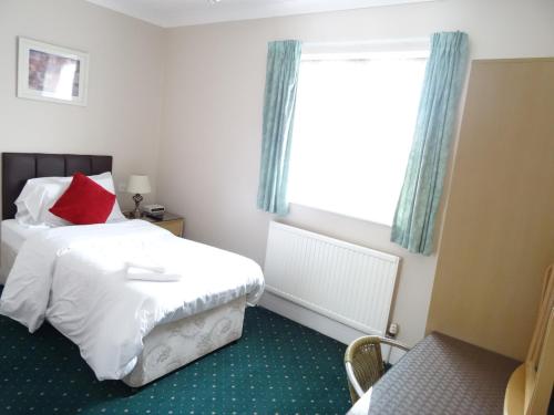 AJ Lodge - main image