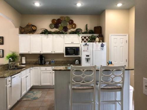 Seaside Retreat - 3 Bed 3 Bath Home! Only 200 Yards from the Beach! - main image