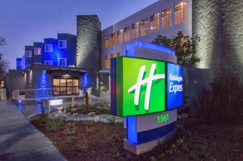 홀리데이 인 익스프레스 마운틴뷰 사우스 팔로알토 바이 IHG - 숙소 외관