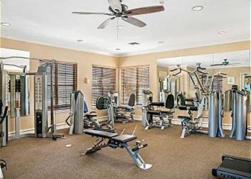 106W Bright 3BR and 3BA corner condo with Gulf view - image 5