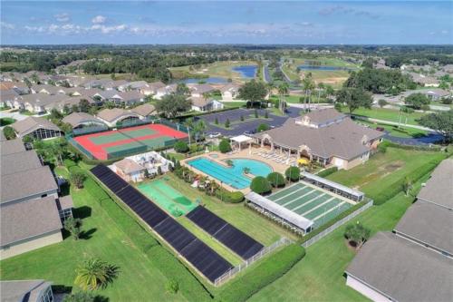 Lovely Holiday Home With Private Pool & Jacuzzi - image 9