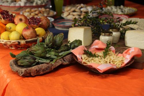 Food and beverages, L'Arcobaleno in Mugoni