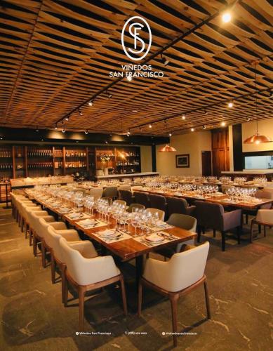 ห้องอาหาร, Viñedos San Francisco (Vinedos San Francisco) in ซานมิเกล เด อัลเลนเด