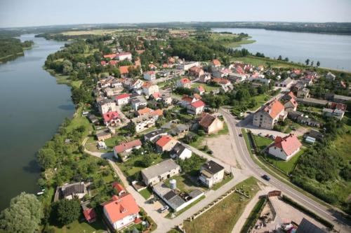 Domek nad jeziorem in Даброва