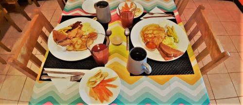 식음료(F&B), TOGA GUEST HOUSE in 포트 안토니오