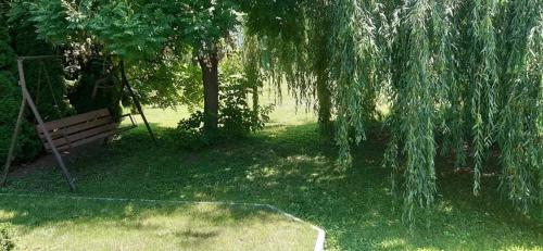 Exterior view, Fuzfa Apartmanhaz in Tamási