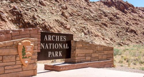 Moab Condo C3 Sage Creek Resort * Pool * Hot Tubs * Waterfalls * Clubhouse