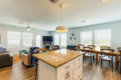 Sea Breeze Escape - image 2