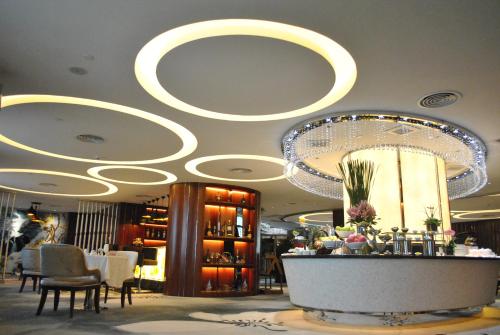 Crowne Plaza Foshan, an IHG Hotel - Exclusive bus stations for HKSAR round-trips