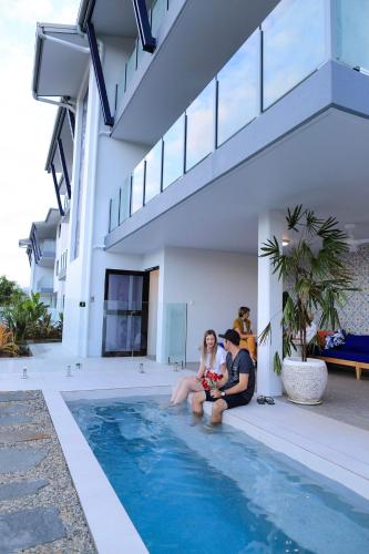 Piscina, Valle Vista Luxury Apartments near The Australian Armour & Artillery Museum